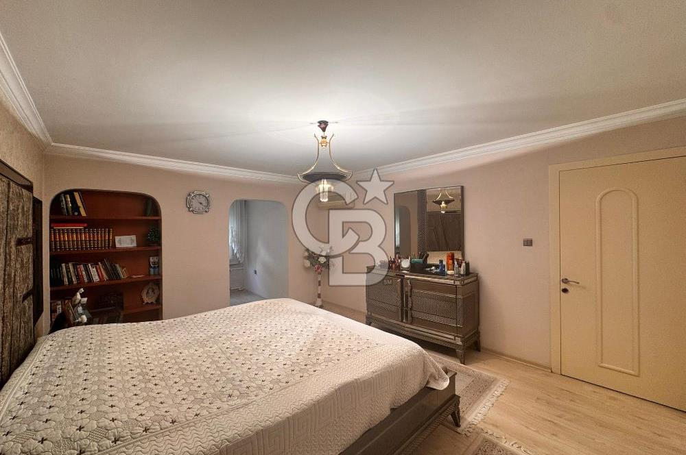 Bostanlı Akbank Sokağı İçerisinde Geniş Satılık 3+1 Daire