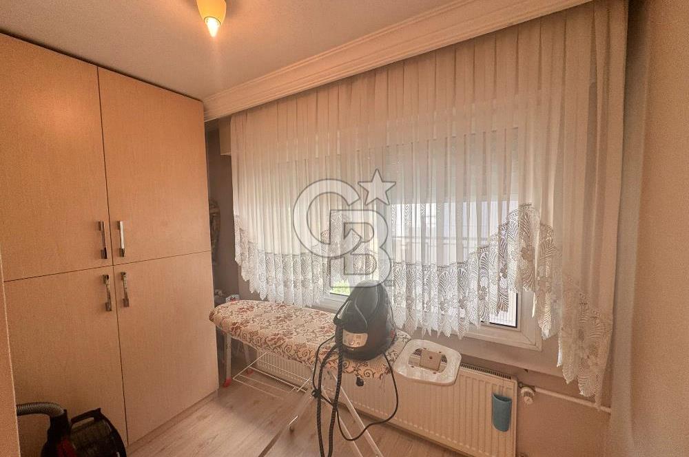 Bostanlı Akbank Sokağı İçerisinde Geniş Satılık 3+1 Daire