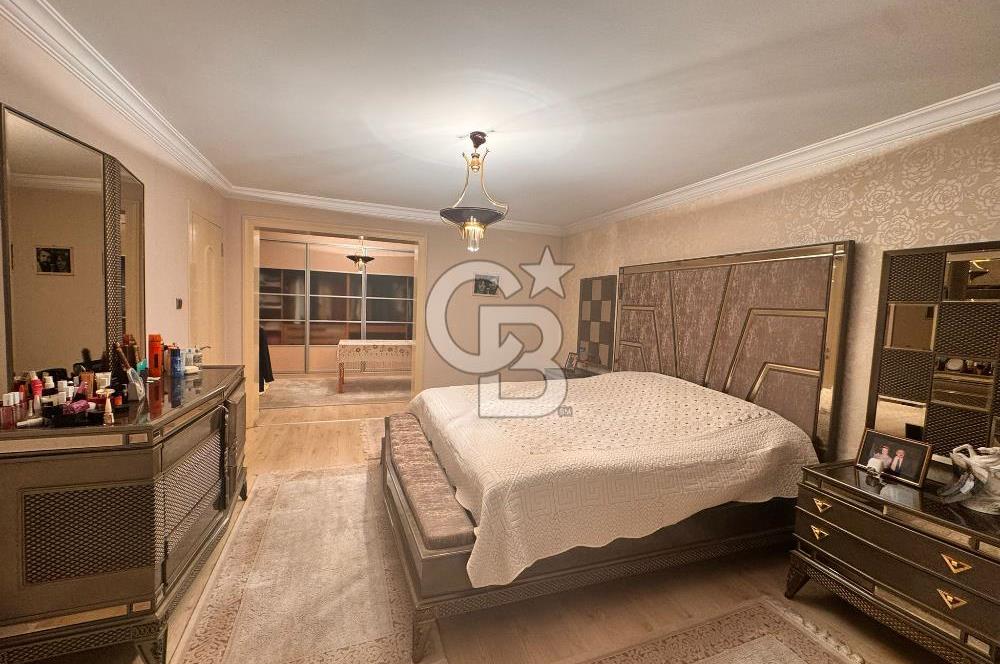 Bostanlı Akbank Sokağı İçerisinde Geniş Satılık 3+1 Daire