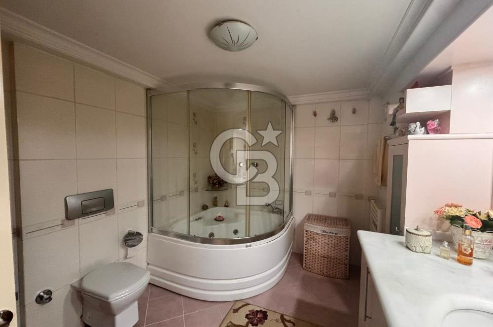 Bostanlı Akbank Sokağı İçerisinde Geniş Satılık 3+1 Daire