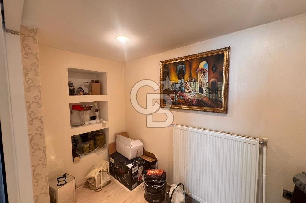 Bostanlı Akbank Sokağı İçerisinde Geniş Satılık 3+1 Daire