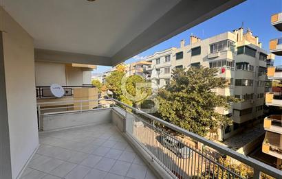 Bostanlı Akbank Sokağı İçerisinde Geniş Satılık 3+1 Daire