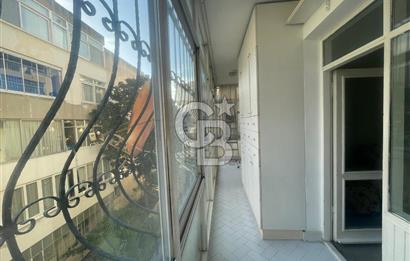 Karşıyaka da Deniz manzaralı Eşyalı Kiralık Daire