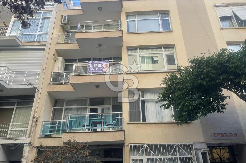 Karşıyaka da Deniz manzaralı Eşyalı Kiralık Daire