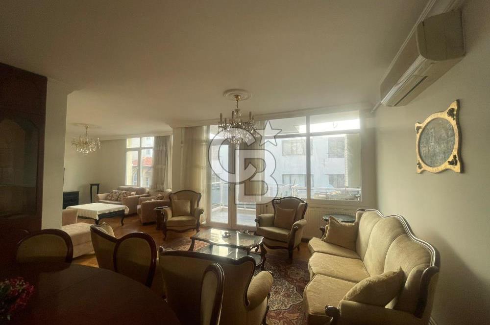 Karşıyaka da Deniz manzaralı Eşyalı Kiralık Daire