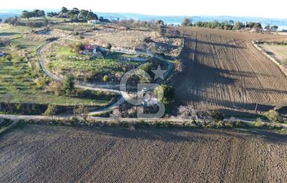 ÇANAKKALE KEMEL KÖYÜNDE BARAJ MANZARALI SATILIK 420 M2 ARAZİ