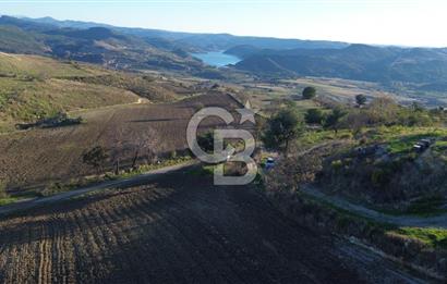 ÇANAKKALE KEMEL KÖYÜNDE BARAJ MANZARALI SATILIK 420 M2 ARAZİ
