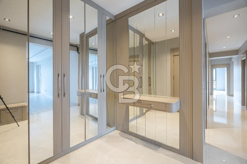 CB BLACK'TAN KONFOR BALAT'TA 8.KAT 4+1 SATILIK LÜKS DAİRE