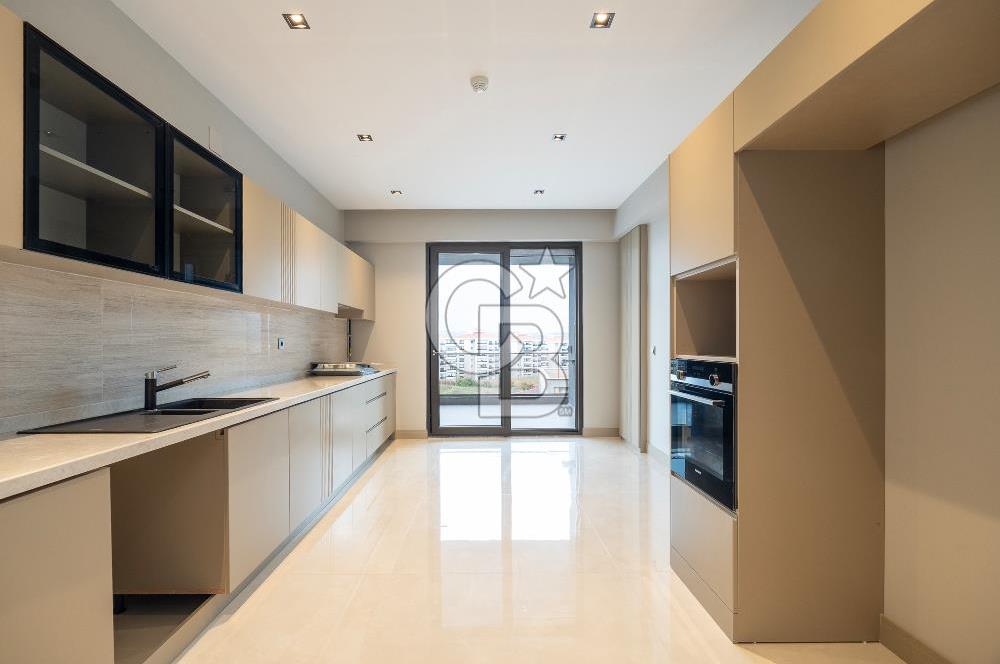 CB BLACK'TAN KONFOR BALAT'TA 8.KAT 4+1 SATILIK LÜKS DAİRE