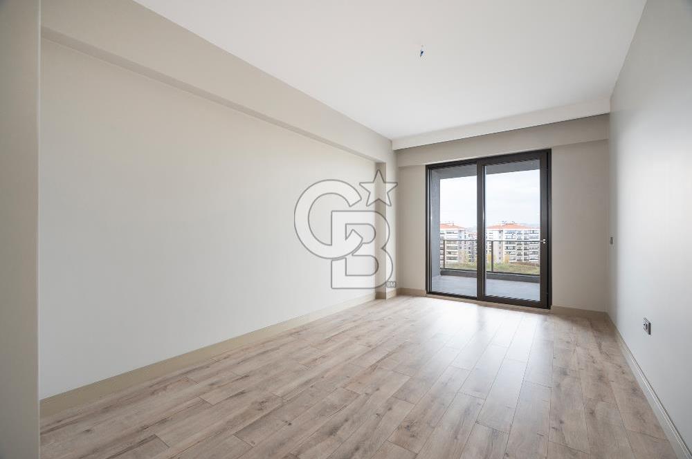 CB BLACK'TAN KONFOR BALAT'TA 8.KAT 4+1 SATILIK LÜKS DAİRE