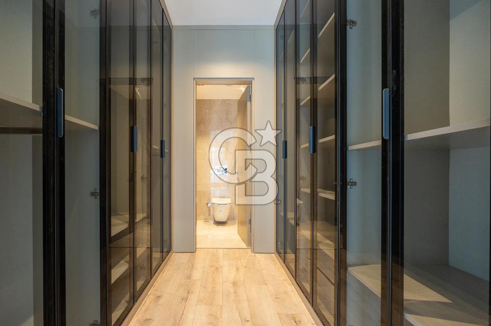 CB BLACK'TAN KONFOR BALAT'TA 8.KAT 4+1 SATILIK LÜKS DAİRE