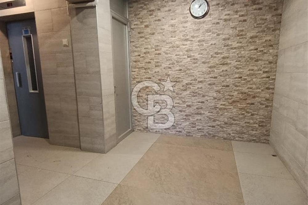 MAYA KOLEJİ YAKINA ATATÜRK SİTESİNDE ARA KATTA 3+1 KİRALIK DAİRE