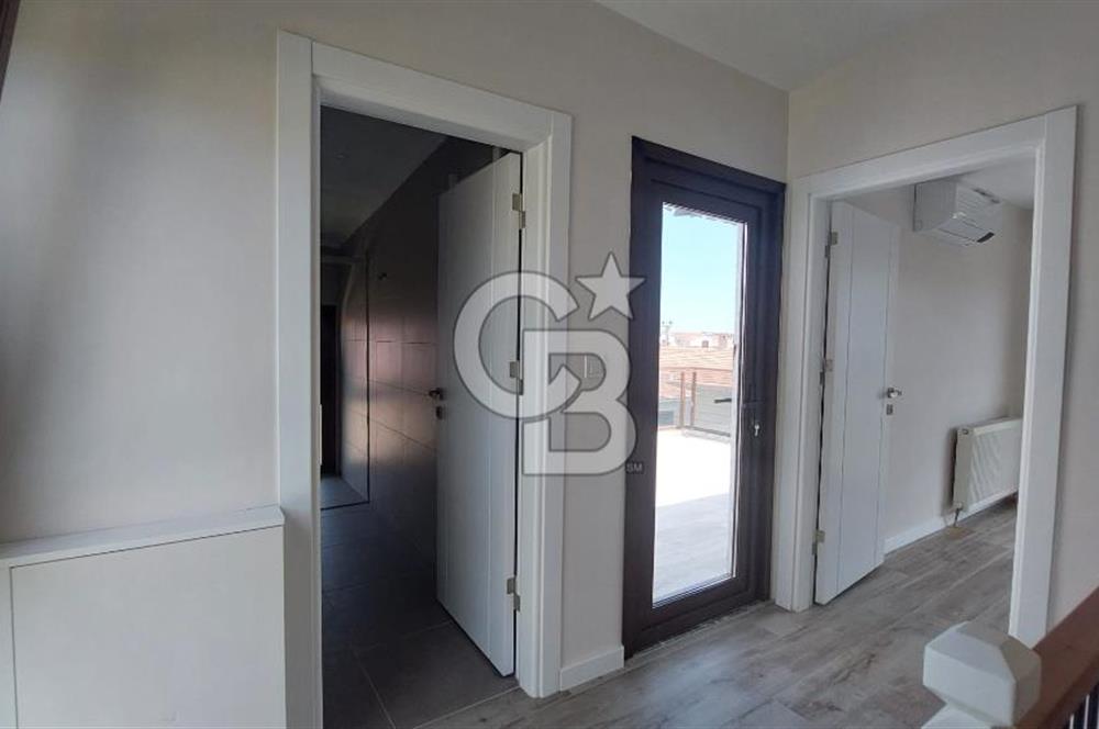 ŞARKÖY'DE DENİZ MANZARALI VİLLA  