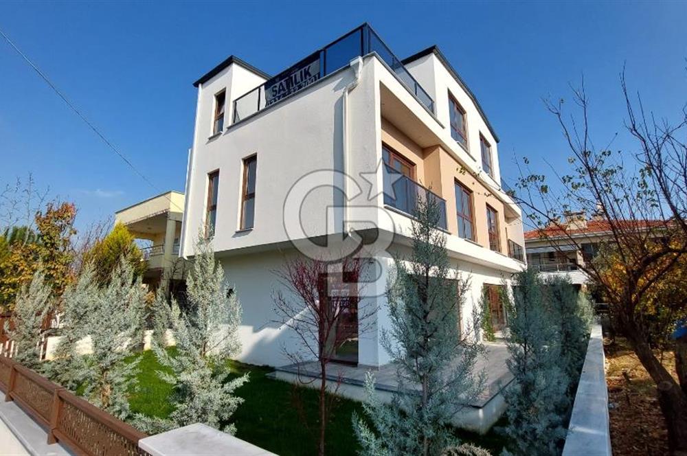 ŞARKÖY'DE DENİZ MANZARALI VİLLA  