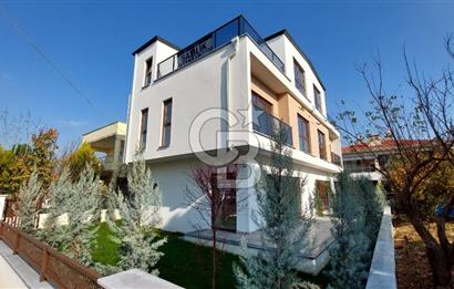 ŞARKÖY'DE DENİZ MANZARALI VİLLA  