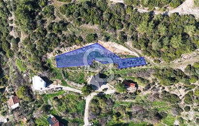 AHMETBEYLİ’DE DENİZE YAKIN, TARİHİ DOKU İÇİNDE, NUMARATAJLI YATIRIMLIK ARAZİ