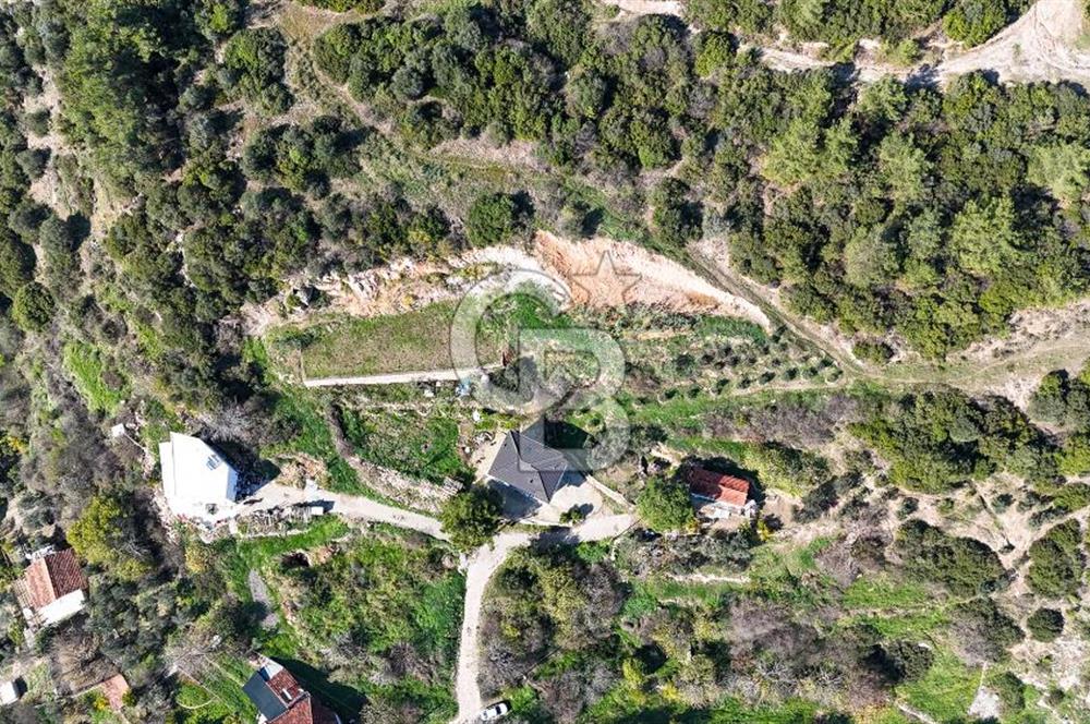 AHMETBEYLİ’DE DENİZE YAKIN, TARİHİ DOKU İÇİNDE, NUMARATAJLI YATIRIMLIK ARAZİ