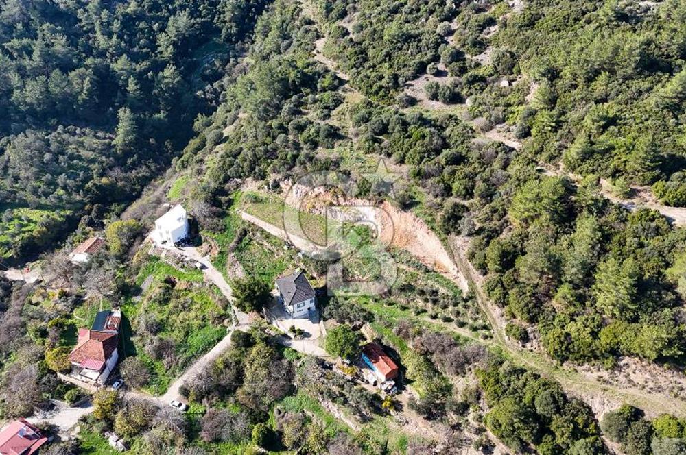 AHMETBEYLİ’DE DENİZE YAKIN, TARİHİ DOKU İÇİNDE, NUMARATAJLI YATIRIMLIK ARAZİ