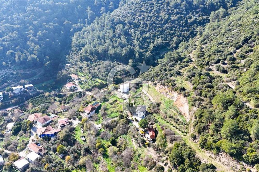 AHMETBEYLİ’DE DENİZE YAKIN, TARİHİ DOKU İÇİNDE, NUMARATAJLI YATIRIMLIK ARAZİ