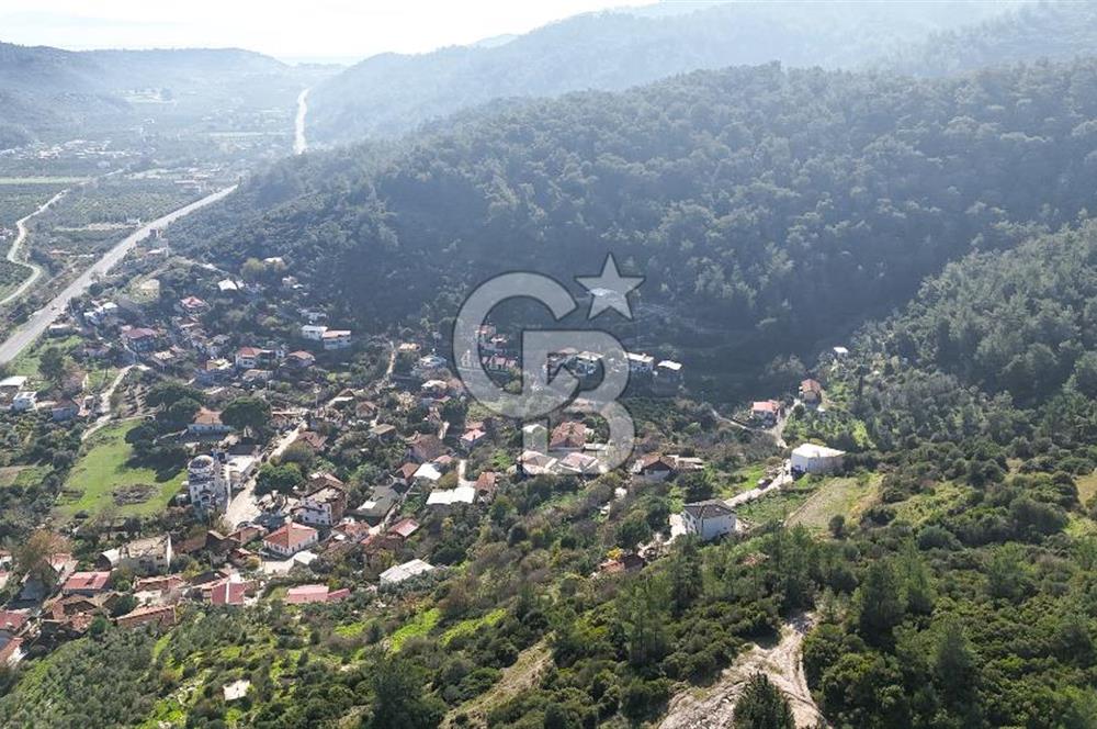 AHMETBEYLİ’DE DENİZE YAKIN, TARİHİ DOKU İÇİNDE, NUMARATAJLI YATIRIMLIK ARAZİ