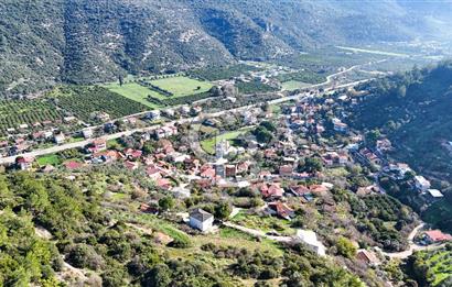 AHMETBEYLİ’DE DENİZE YAKIN, TARİHİ DOKU İÇİNDE, NUMARATAJLI YATIRIMLIK ARAZİ