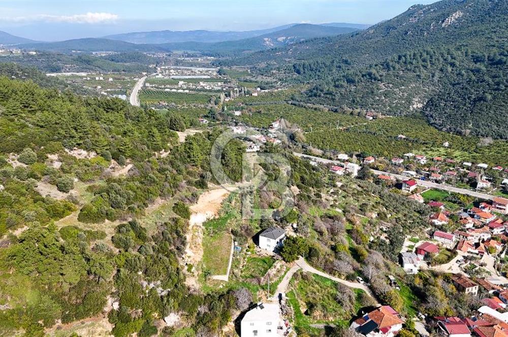 AHMETBEYLİ’DE DENİZE YAKIN, TARİHİ DOKU İÇİNDE, NUMARATAJLI YATIRIMLIK ARAZİ