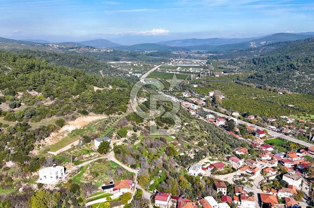 AHMETBEYLİ’DE DENİZE YAKIN, TARİHİ DOKU İÇİNDE, NUMARATAJLI YATIRIMLIK ARAZİ