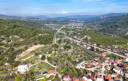 AHMETBEYLİ’DE DENİZE YAKIN, TARİHİ DOKU İÇİNDE, NUMARATAJLI YATIRIMLIK ARAZİ