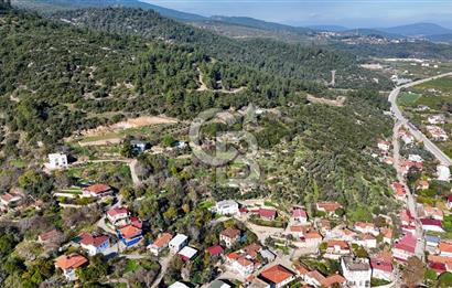 AHMETBEYLİ’DE DENİZE YAKIN, TARİHİ DOKU İÇİNDE, NUMARATAJLI YATIRIMLIK ARAZİ