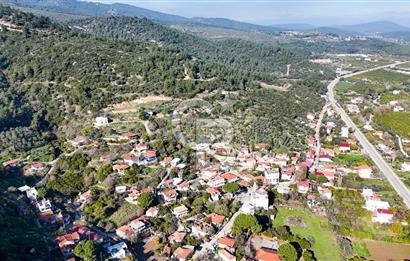 AHMETBEYLİ’DE DENİZE YAKIN, TARİHİ DOKU İÇİNDE, NUMARATAJLI YATIRIMLIK ARAZİ