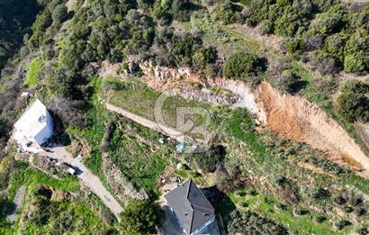 AHMETBEYLİ’DE DENİZE YAKIN, TARİHİ DOKU İÇİNDE, NUMARATAJLI YATIRIMLIK ARAZİ