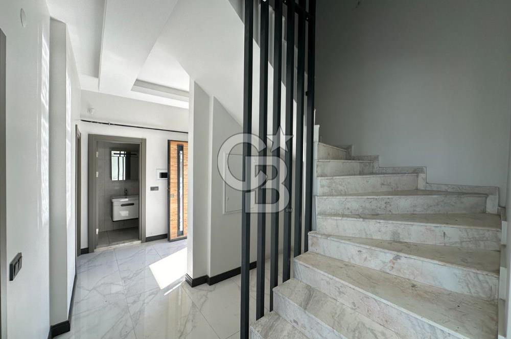 CB Envoy'dan Sunrise Villalarında Deniz Manzaralı Tripleks Villa