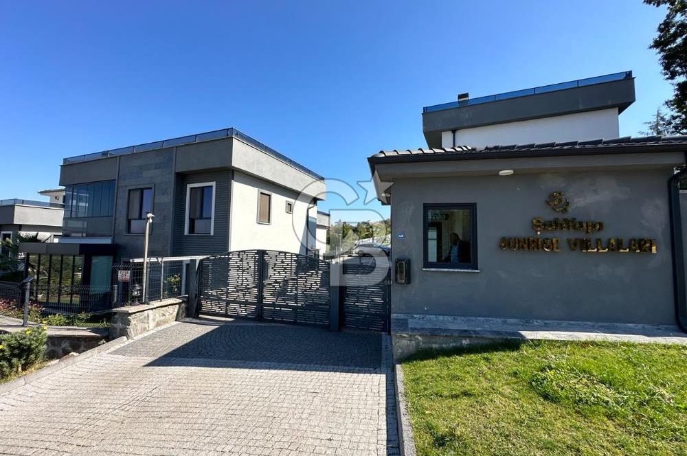 CB Envoy'dan Sunrise Villalarında Deniz Manzaralı Tripleks Villa