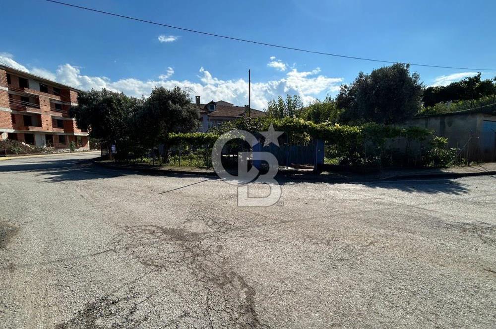 CB Envoy'dan Altınova Cumhuriyet mah. 3 Adet Daireli 985 m2 Arsa