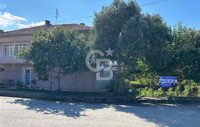 CB Envoy'dan Altınova Cumhuriyet mah. 3 Adet Daireli 985 m2 Arsa