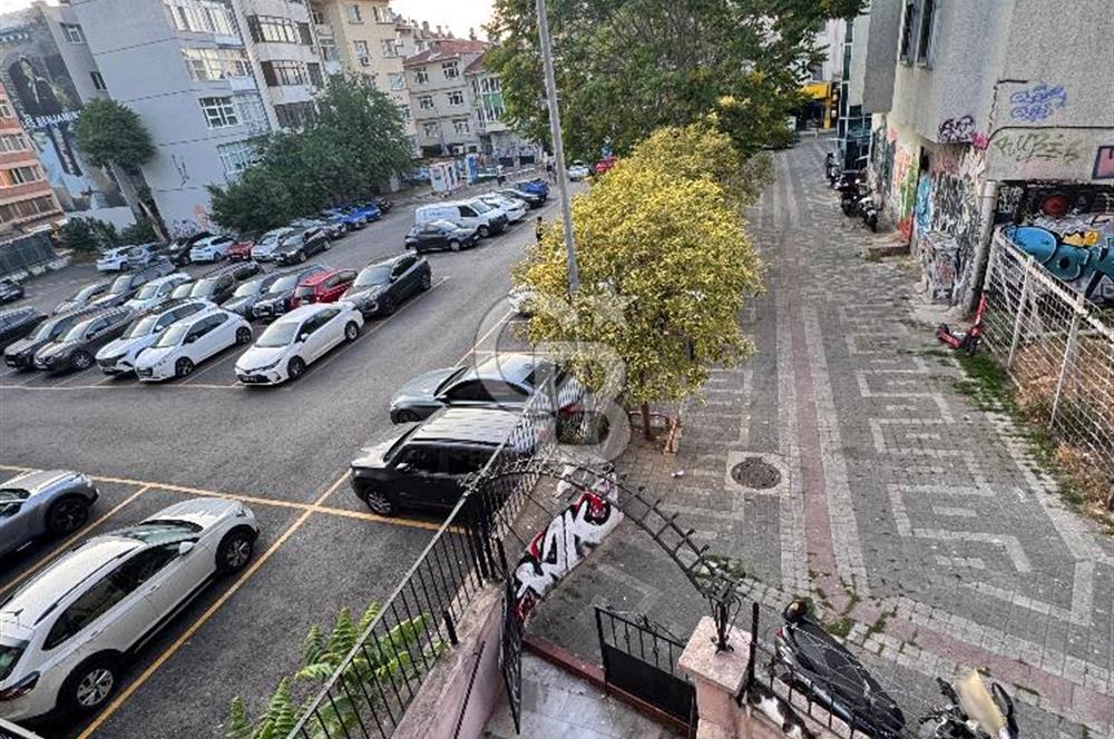 KADIKÖY CAFERAĞA'DA FULL EŞYALI BALKONLU 2+1 KİRALIK DAİRE