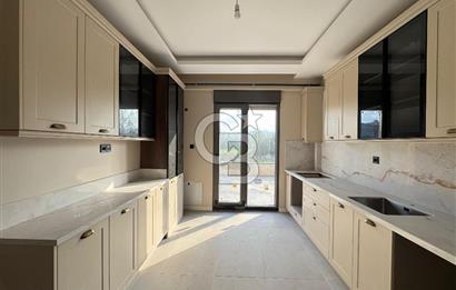 YALOVA SAMANLI DA NEZİH BUTİK SİTEDE SATILIK 6+1 TRİPLEX VİLLA!.