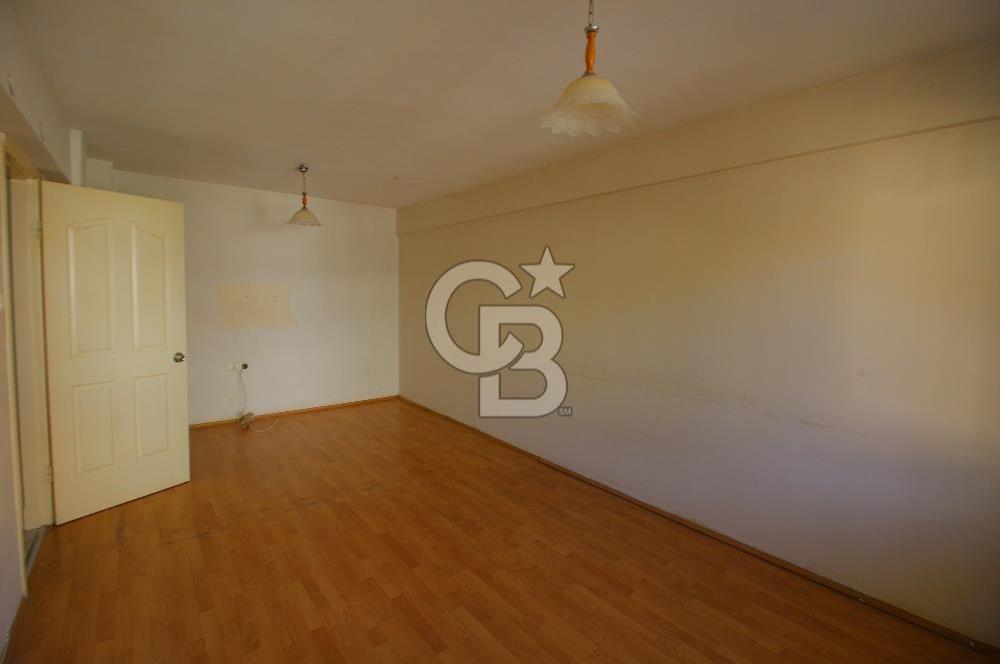 Buca Çevikbir Meydan Yakını 2+1 Satılık Daire