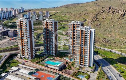 Karşıyaka 360 Sitesi Yüksek Vadi Evlerinde Büyük Tip Satılık 4+1
