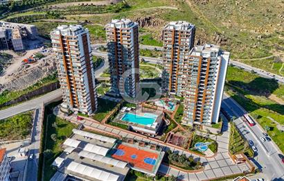 Karşıyaka 360 Sitesi Yüksek Vadi Evlerinde Büyük Tip Satılık 4+1