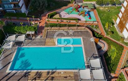 Karşıyaka 360 Sitesi Yüksek Vadi Evlerinde Büyük Tip Satılık 4+1