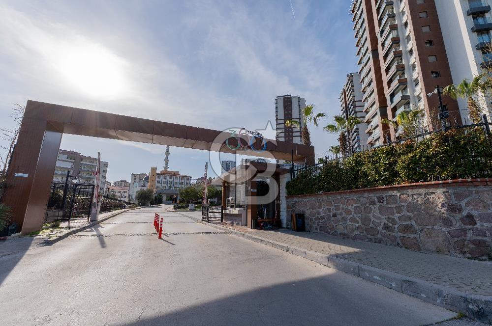 Karşıyaka 360 Sitesi Yüksek Vadi Evlerinde Büyük Tip Satılık 4+1