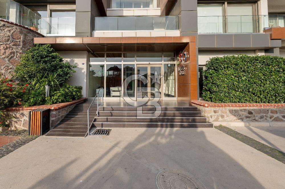 Karşıyaka 360 Sitesi Yüksek Vadi Evlerinde Büyük Tip Satılık 4+1