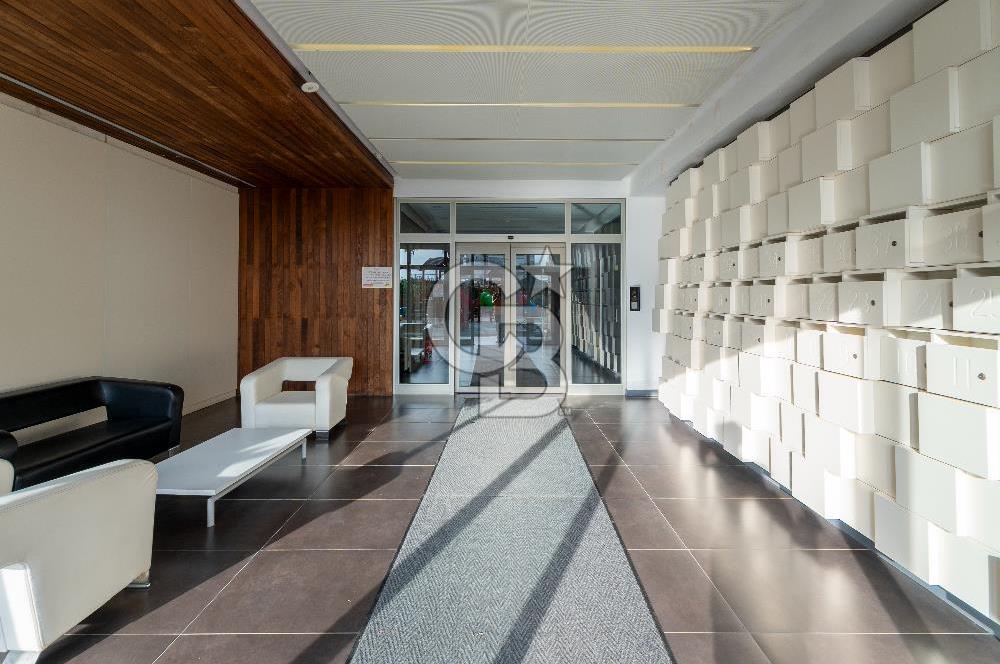 Karşıyaka 360 Sitesi Yüksek Vadi Evlerinde Büyük Tip Satılık 4+1