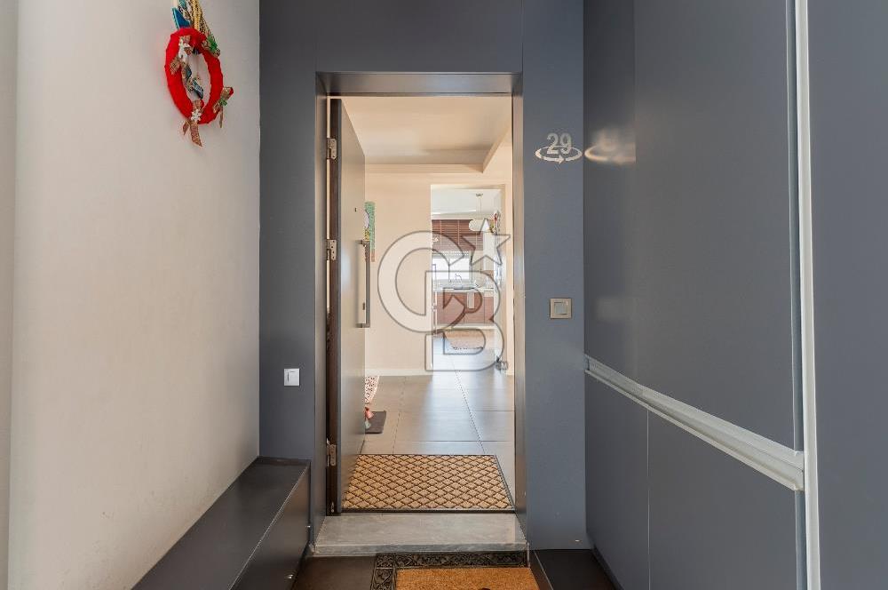 Karşıyaka 360 Sitesi Yüksek Vadi Evlerinde Büyük Tip Satılık 4+1