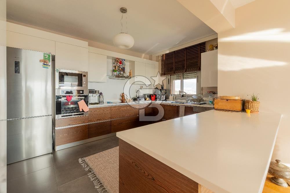 Karşıyaka 360 Sitesi Yüksek Vadi Evlerinde Büyük Tip Satılık 4+1