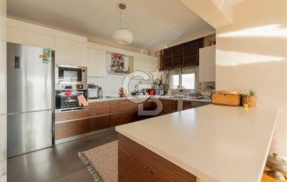 Karşıyaka 360 Sitesi Yüksek Vadi Evlerinde Büyük Tip Satılık 4+1