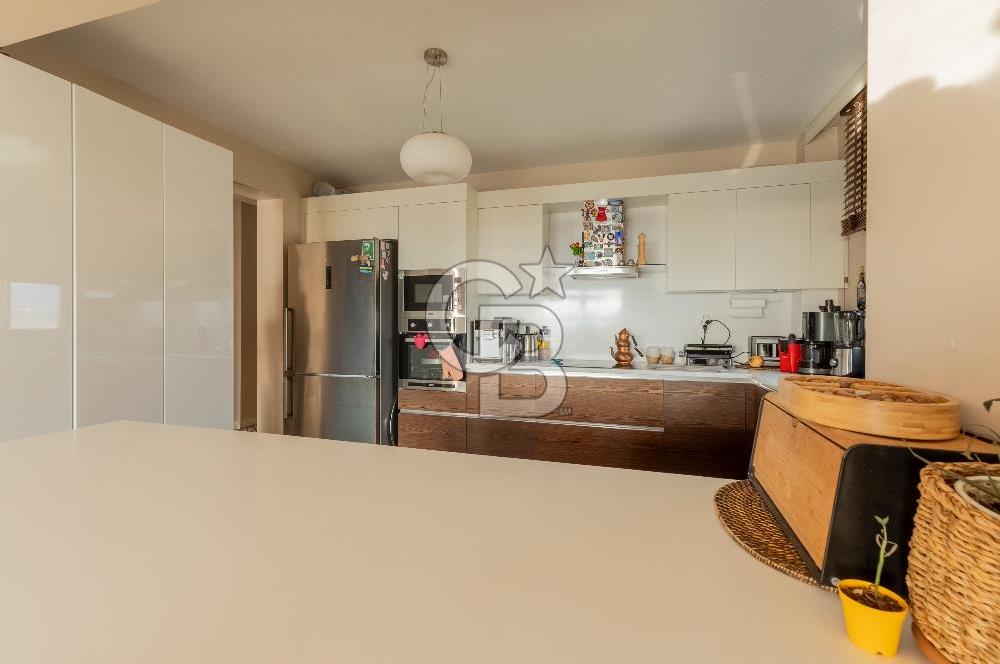 Karşıyaka 360 Sitesi Yüksek Vadi Evlerinde Büyük Tip Satılık 4+1