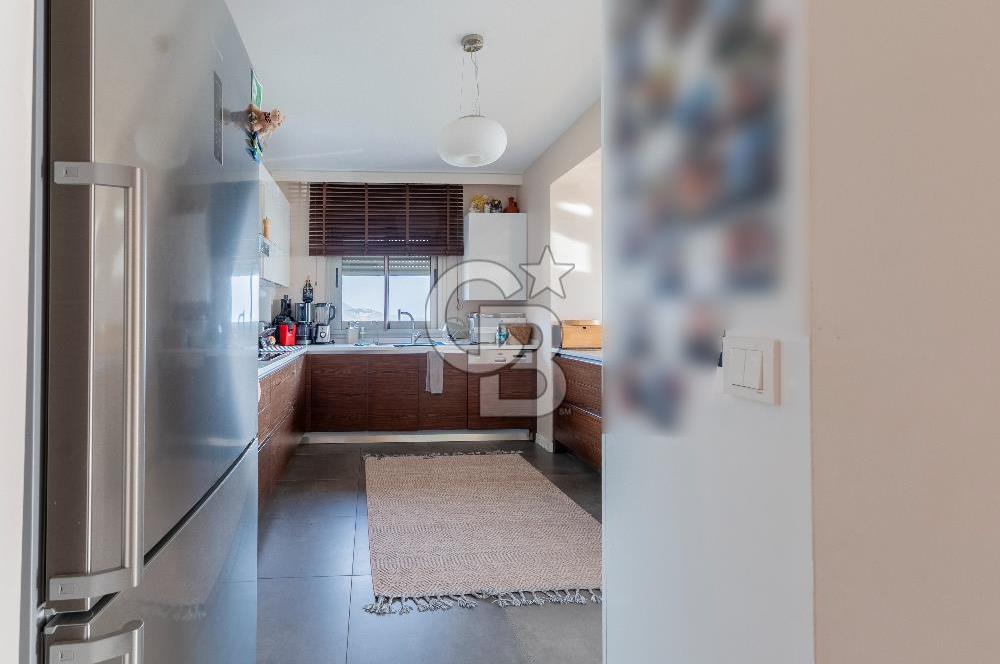 Karşıyaka 360 Sitesi Yüksek Vadi Evlerinde Büyük Tip Satılık 4+1