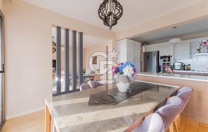 Karşıyaka 360 Sitesi Yüksek Vadi Evlerinde Büyük Tip Satılık 4+1